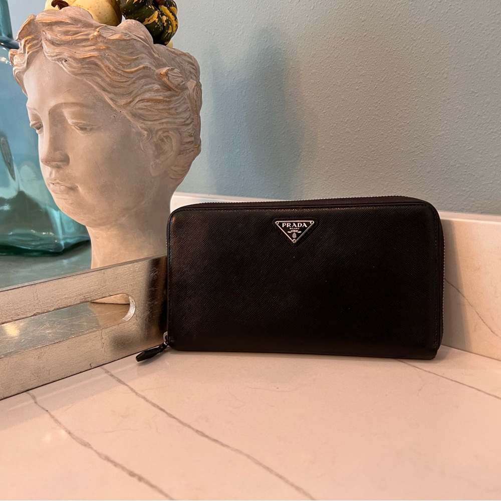 EUC Prada wallet with box - Picture 15 of 16